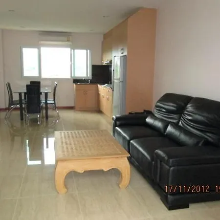 Rm Wiwat Apartment *