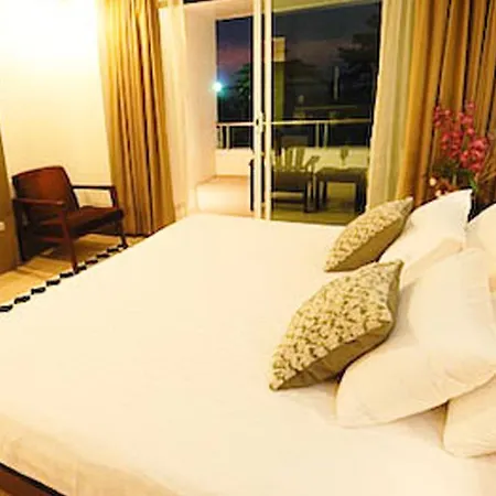Hotel Baboona Beachfront Living