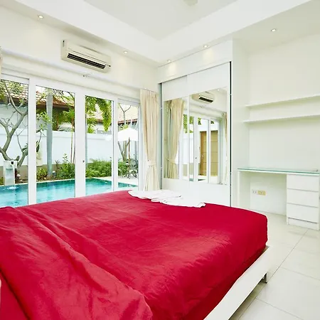 Majestic Pool By Mypattayastay Villa Pattaya