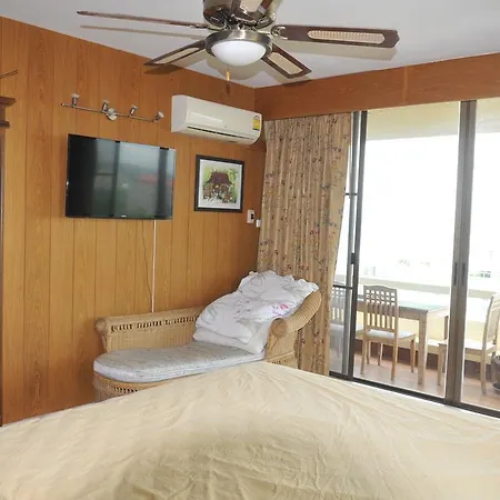 Chom Talay Apartment *