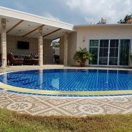 Villa With Private Pool Pattaya
