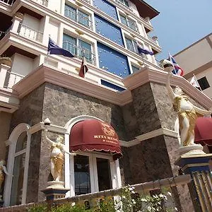 Rita & 3* Pattaya