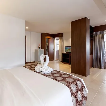 Holiday Hotel 4*