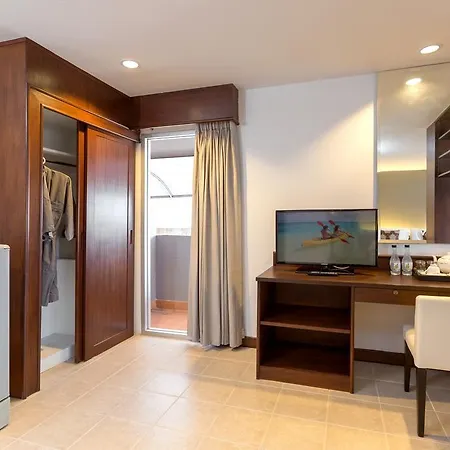 Hotel Holiday