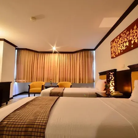 Centre Hotel 3*