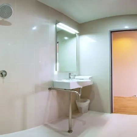 Easy Planet Hotel
