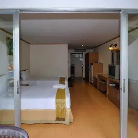 The Garden 3*