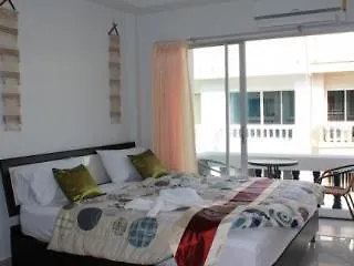 Apartment Anzac Wooden Guest House & Cafe Shop Pattaya