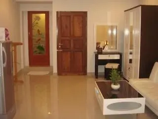 Apartment Anzac Wooden Guest House & Cafe Shop Pattaya