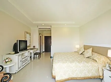Hotel Lk Premier