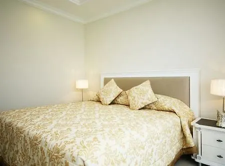 Hotel Lk Premier