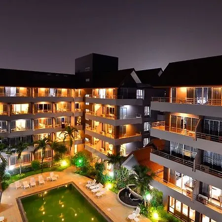 Hotel Holiday 4*
