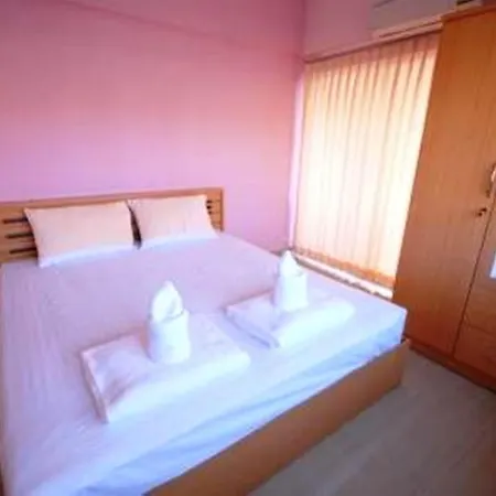 Cozy Loft Hostel *