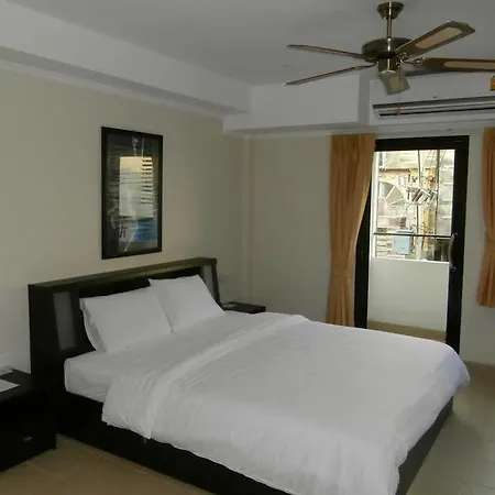 โรงแรมเดอะ คลาสรูม Pattaya