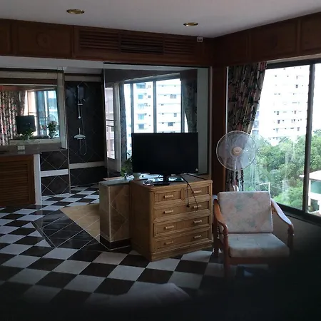 Ritz Estate Aparthotel