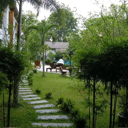 The Garden Pool 3*