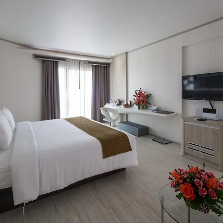 Discovery Hotel 4*