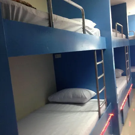 Backpackers Hostel *