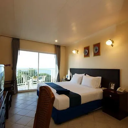 Cross Pratamnak Hotel