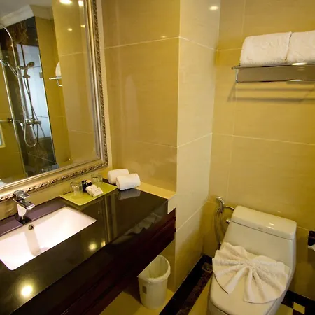 Lk Premier Hotel 3*