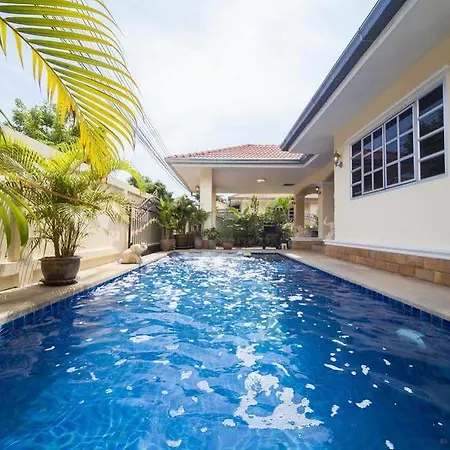 Baan Chokdee - 5 Bed - Private Pool Pattaya