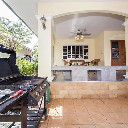 Baan Chokdee - 5 Bed - Private Pool Villa Pattaya