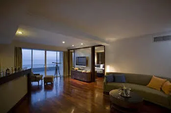 The Cruise Hotel 4*