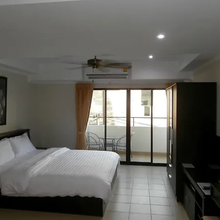 โรงแรมเดอะ คลาสรูม โรงแรม 3*