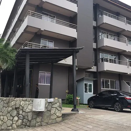 Hotel Holiday