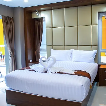 Aparthotel Family 3*