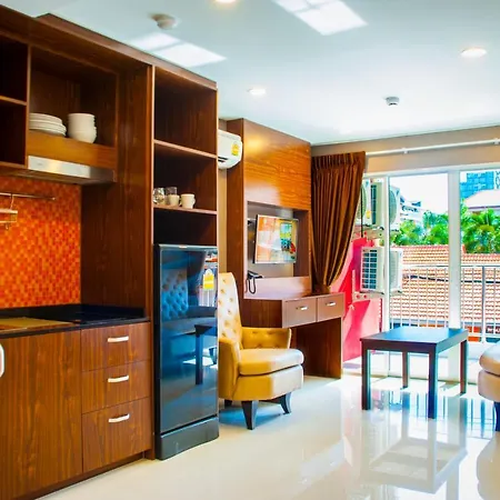 Aparthotel Family 3*