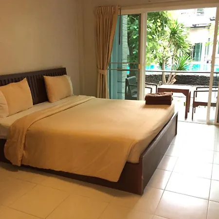 The Garden Pool 3*