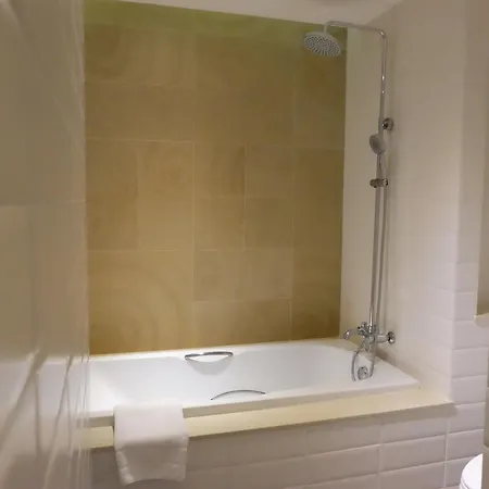 Season Five Hotel 4*