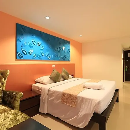 Centre Hotel 3*