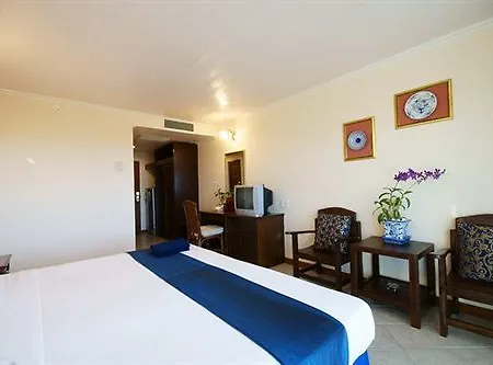 Cross Pratamnak Hotel
