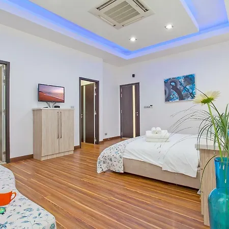 Royale Grand Villa Pattaya