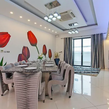 Villa Royale Grand *