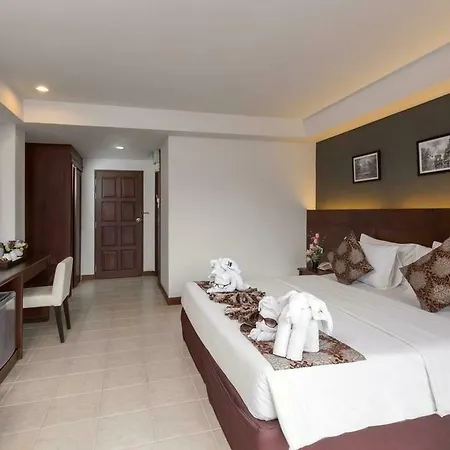 Holiday 4*
