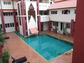 Rm Wiwat Apartment *