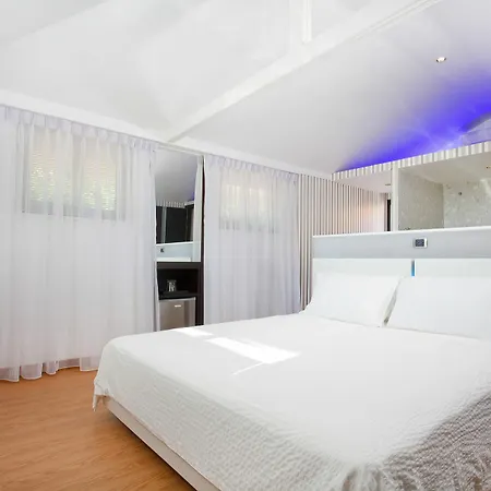 Pratumnak Regal * Pattaya