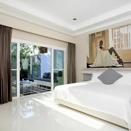 Pratumnak Regal Villa
