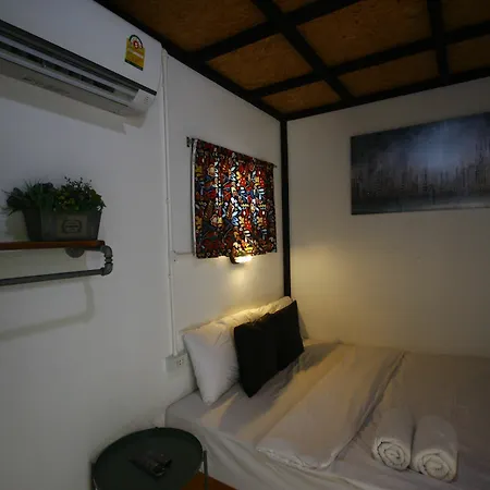 Sweet Box Hotel 2*