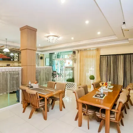 Hotel Oyo 146 Rivana Boutique By Sandara 3*