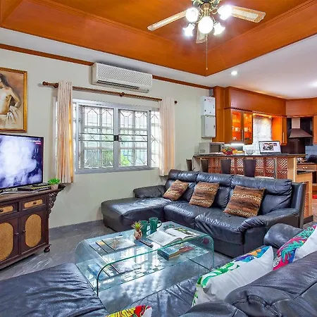 Villa Baan Chokdee - 5 Bed - Private Pool Pattaya