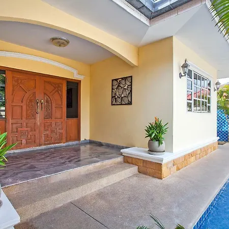 Baan Chokdee - 5 Bed - Private Pool * Pattaya