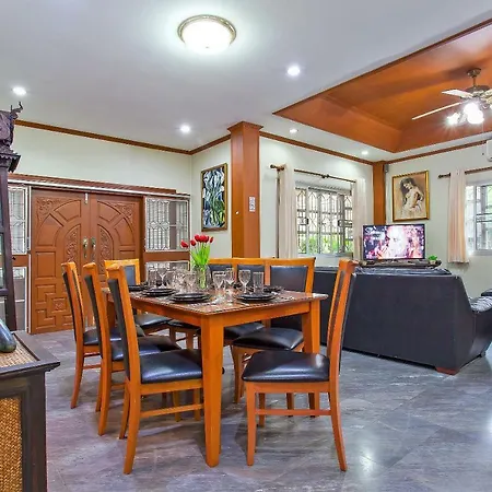 Villa Baan Chokdee - 5 Bed - Private Pool *