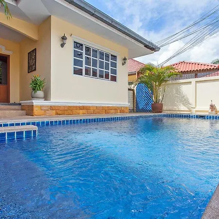 Villa Baan Chokdee - 5 Bed - Private Pool Pattaya