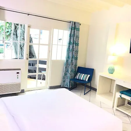 Hotel At Nine 2*