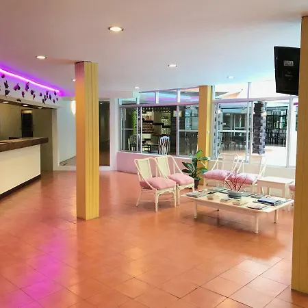 Hotel At Nine 2*