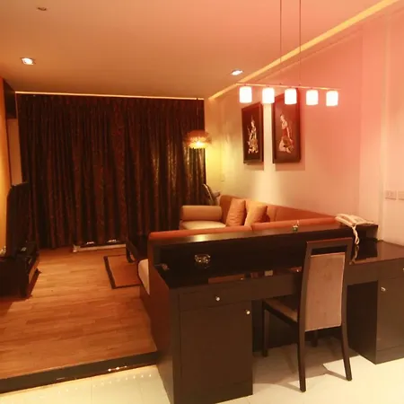 6 Tower Apartment *